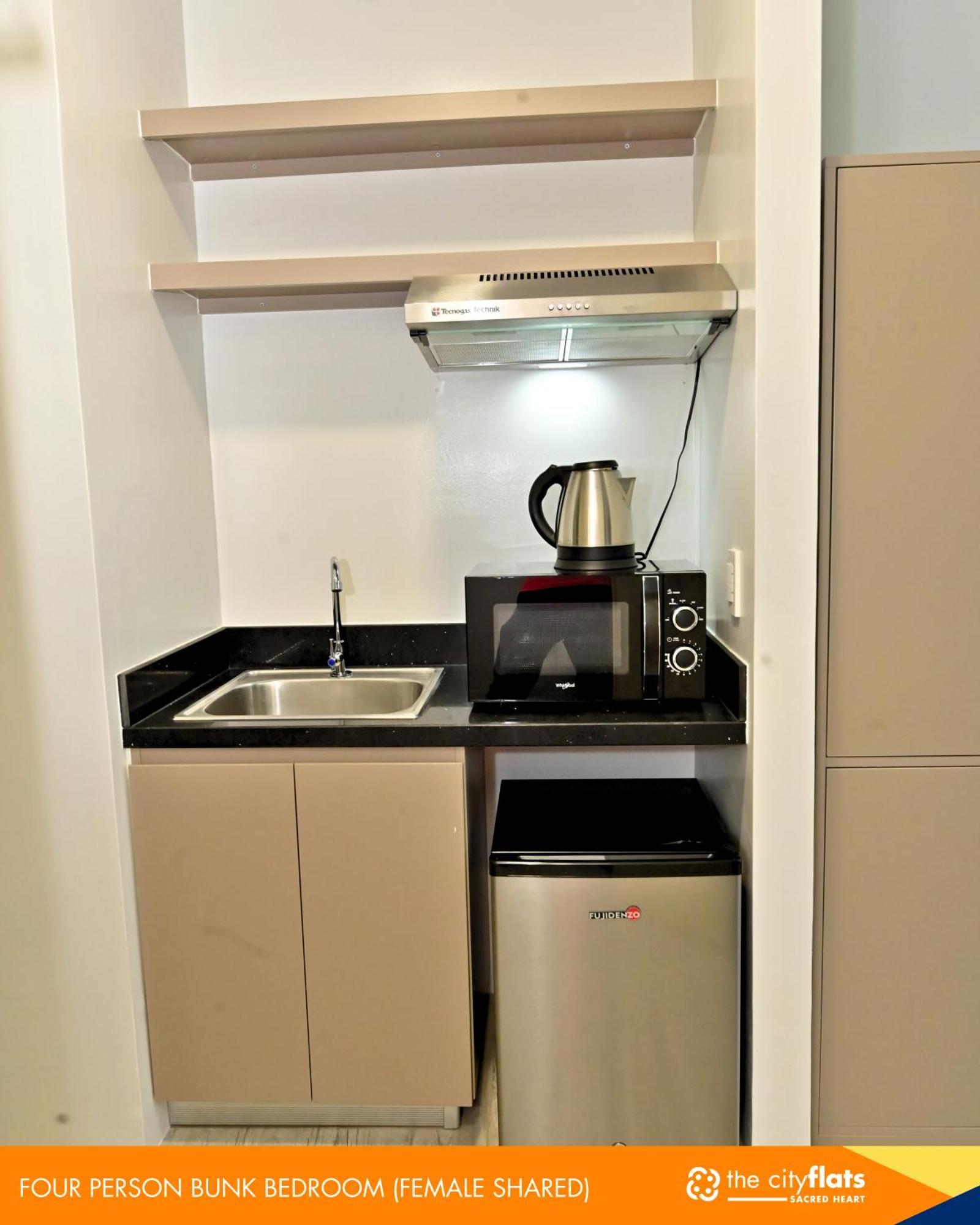 The City Flats Sacred Heart Makati City Room photo